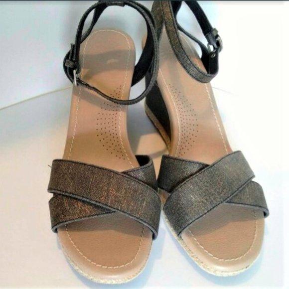 UGG Black Metallic Linen Wedge Sandals - Picture 3 of 8